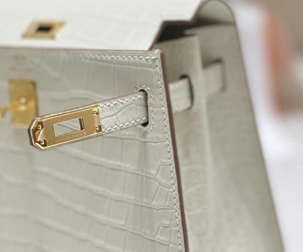 Hermes Kelly Bag 20 Beige Crocodile Leather Gold Hardware H7301