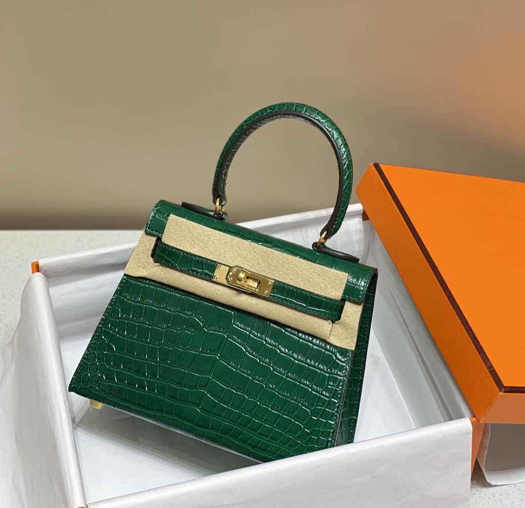 Hermes Kelly Bag 20 Green Crocodile Leather Gold Hardware H7302