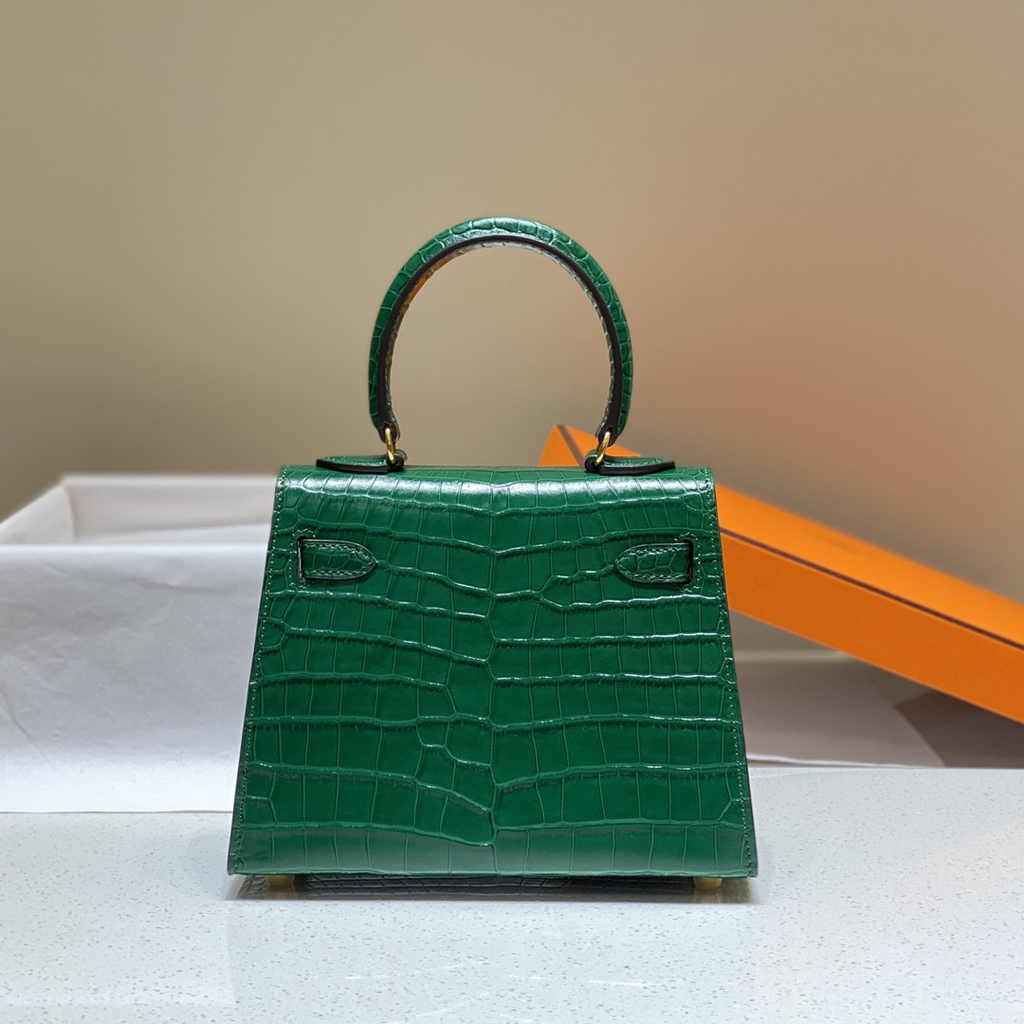 Hermes Kelly Bag 20 Green Crocodile Leather Gold Hardware H7302
