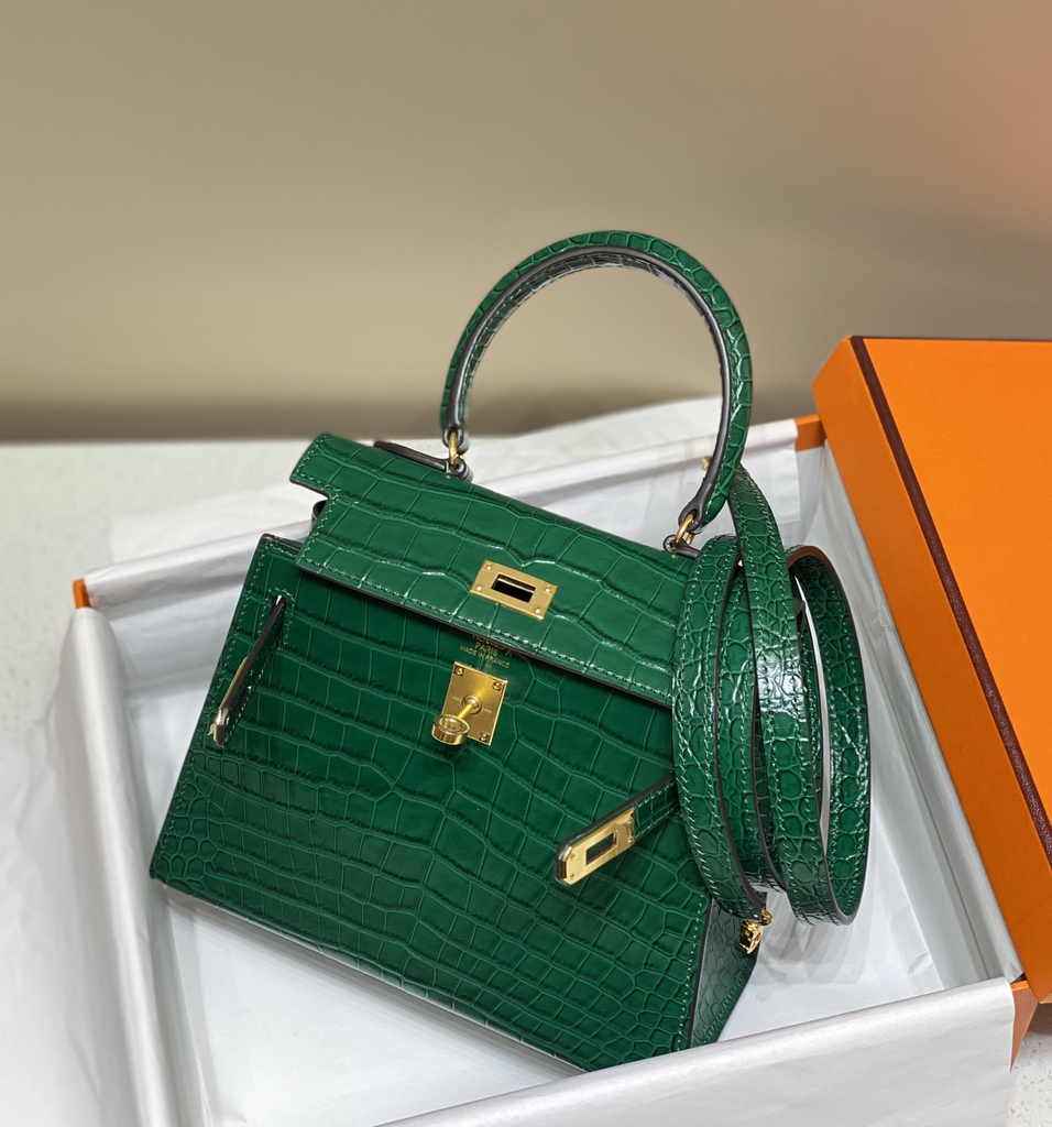 Hermes Kelly Bag 20 Green Crocodile Leather Gold Hardware H7302