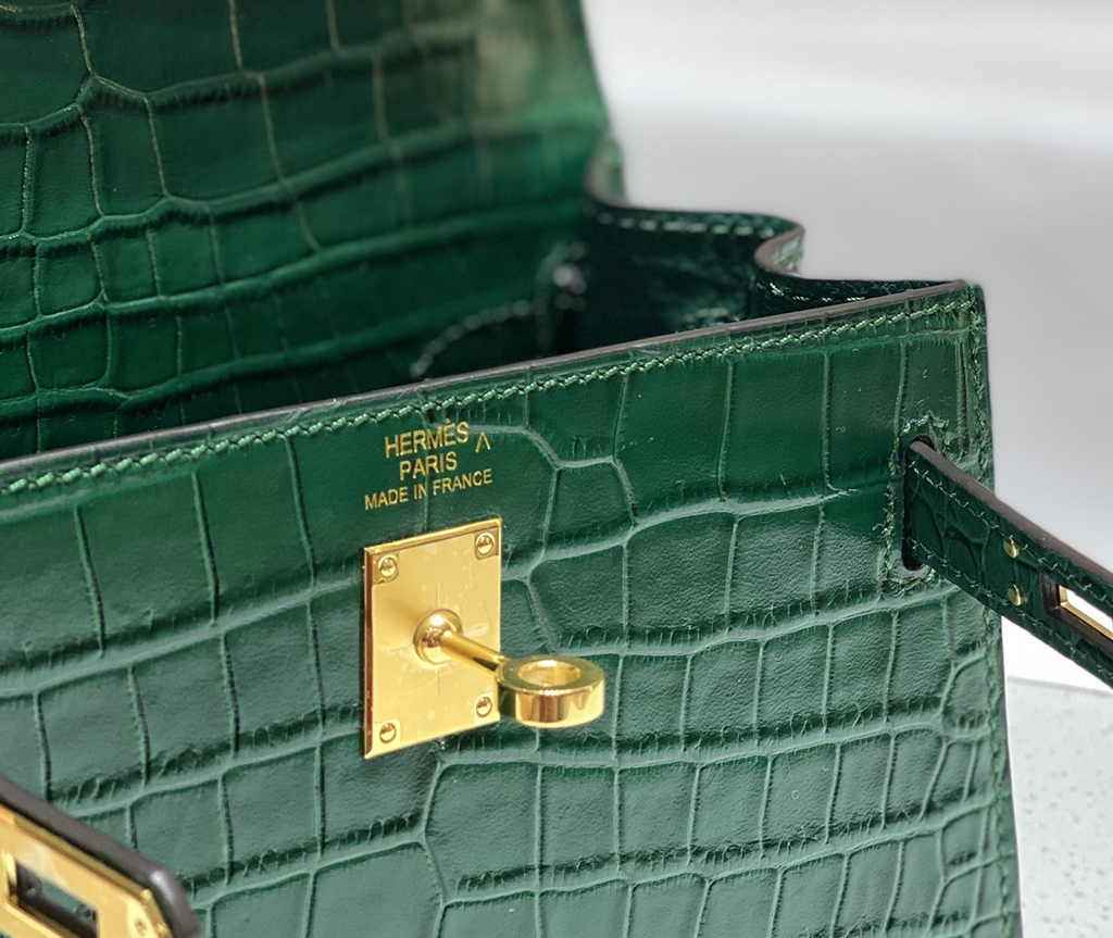Hermes Kelly Bag 20 Green Crocodile Leather Gold Hardware H7302
