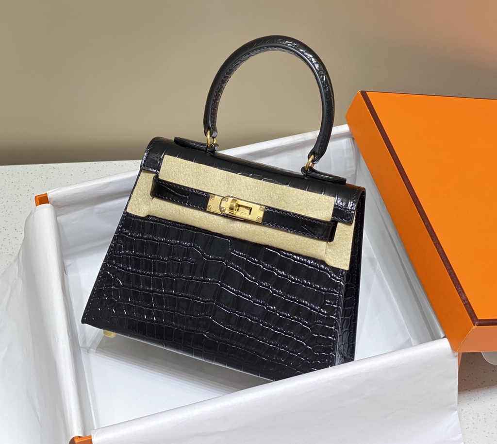 Hermes Kelly Bag 20 Black Crocodile Leather Gold Hardware H7305