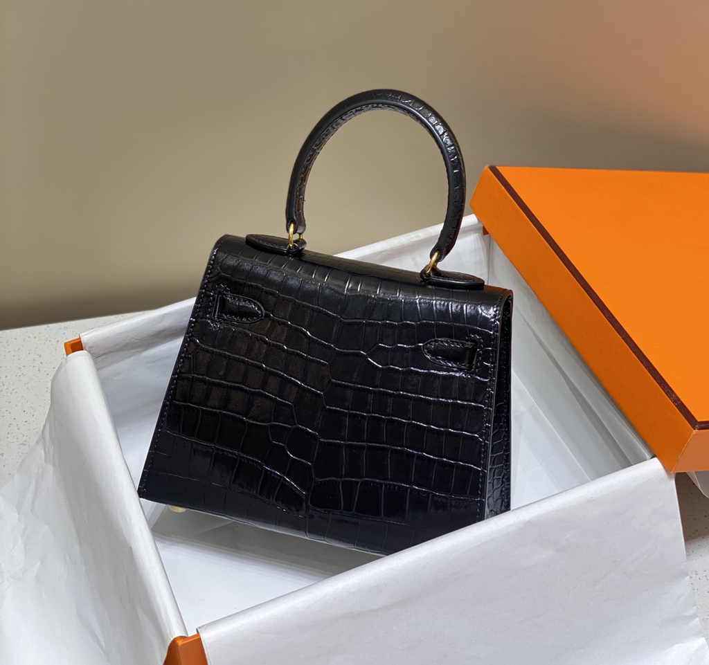 Hermes Kelly Bag 20 Black Crocodile Leather Gold Hardware H7305