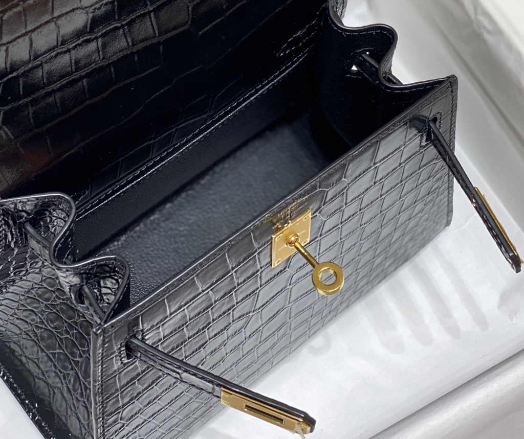 Hermes Kelly Bag 20 Black Crocodile Leather Gold Hardware H7305