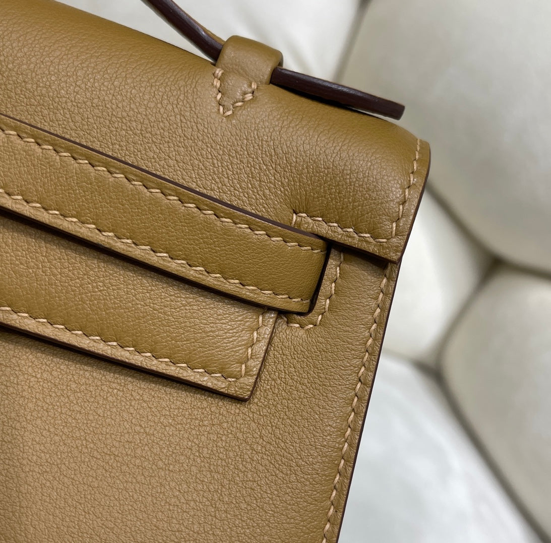 Hermes Kelly Bag 22 Camel Swift Leather Gold Hardware