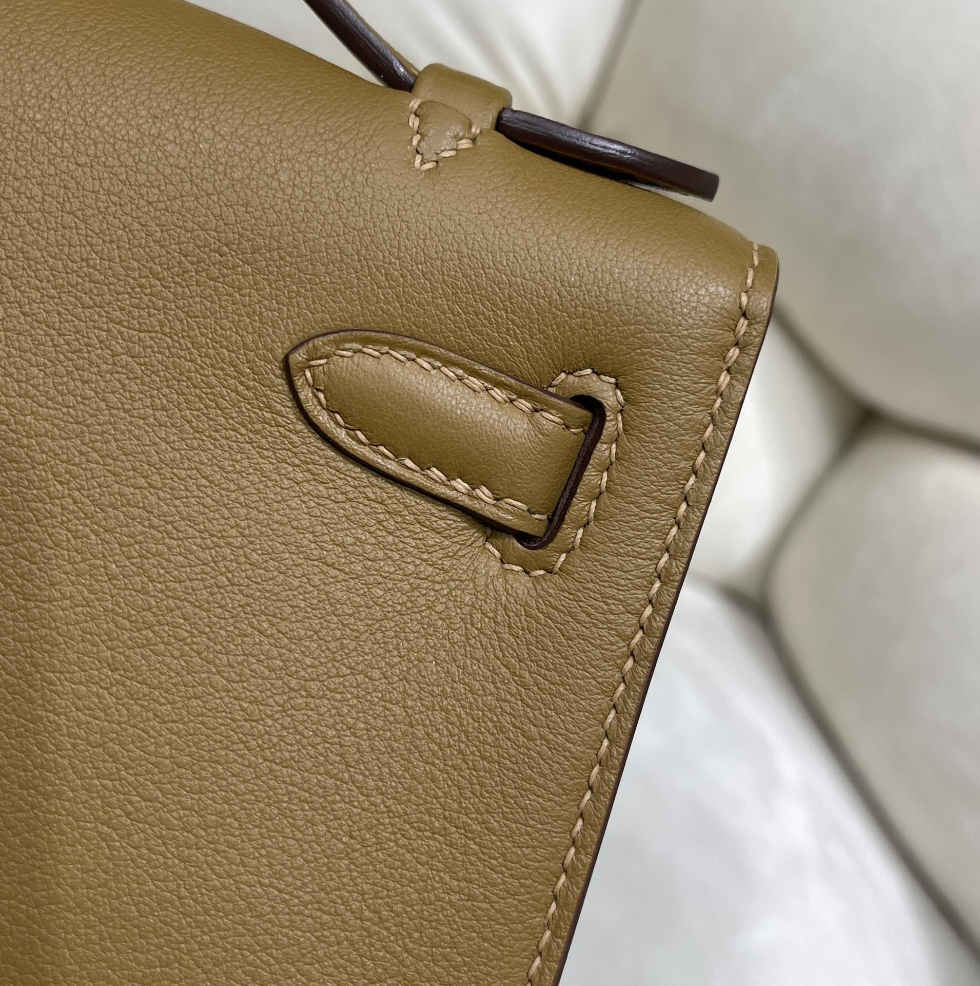 Hermes Kelly Bag 22 Camel Swift Leather Gold Hardware