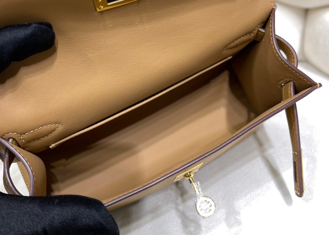 Hermes Kelly Bag 22 Camel Swift Leather Gold Hardware