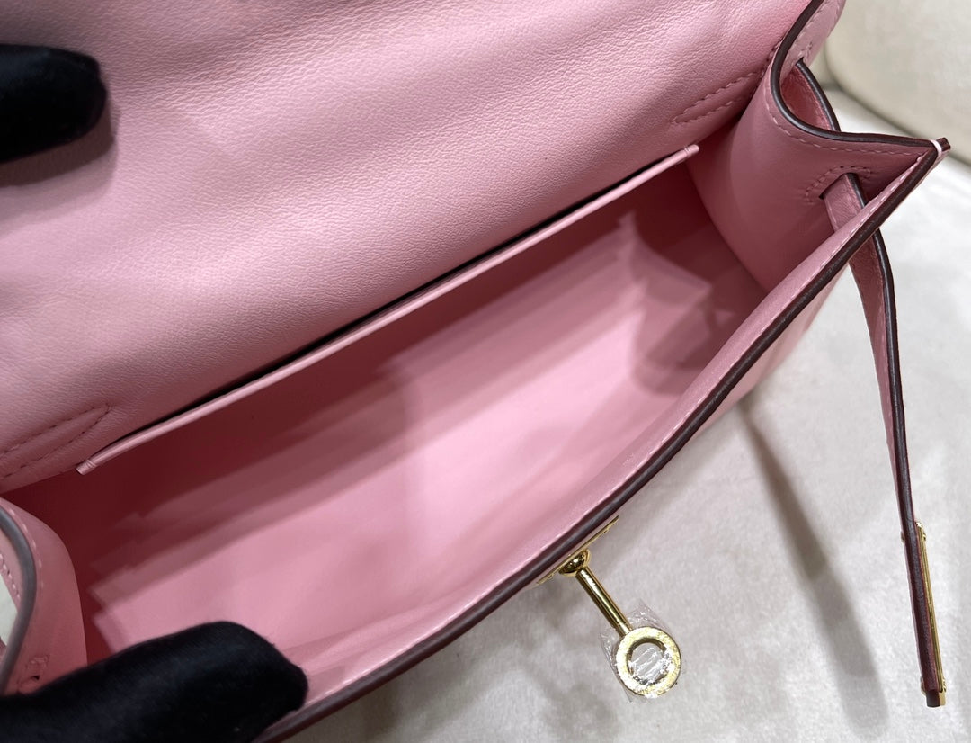 Hermes Kelly Bag 22 Pink Swift Leather Gold Hardware