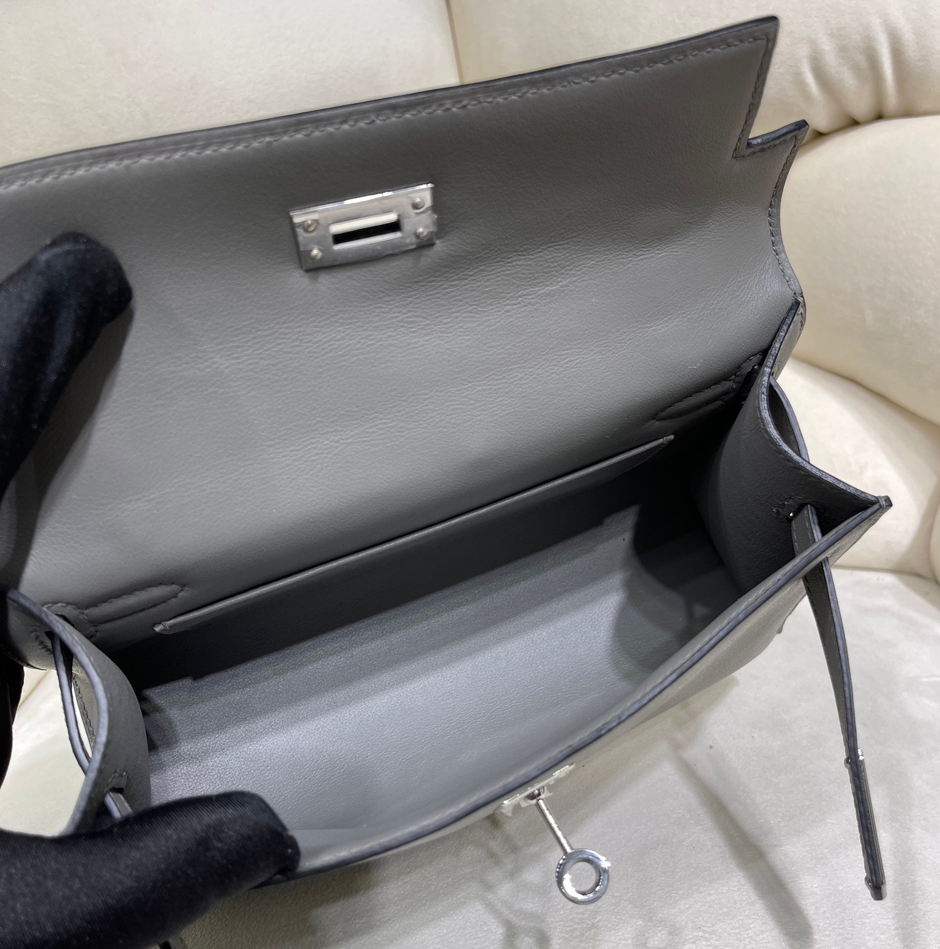 Hermes Kelly Bag 22 Gray Swift Leather Silver Hardware
