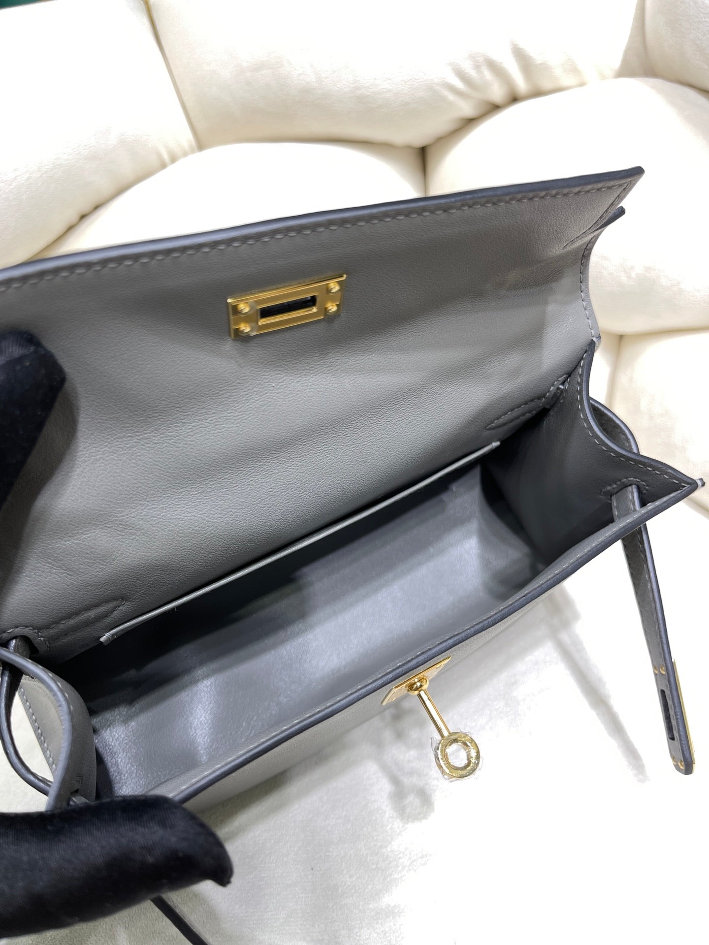 Hermes Kelly Bag 22 Gray Swift Leather Gold Hardware