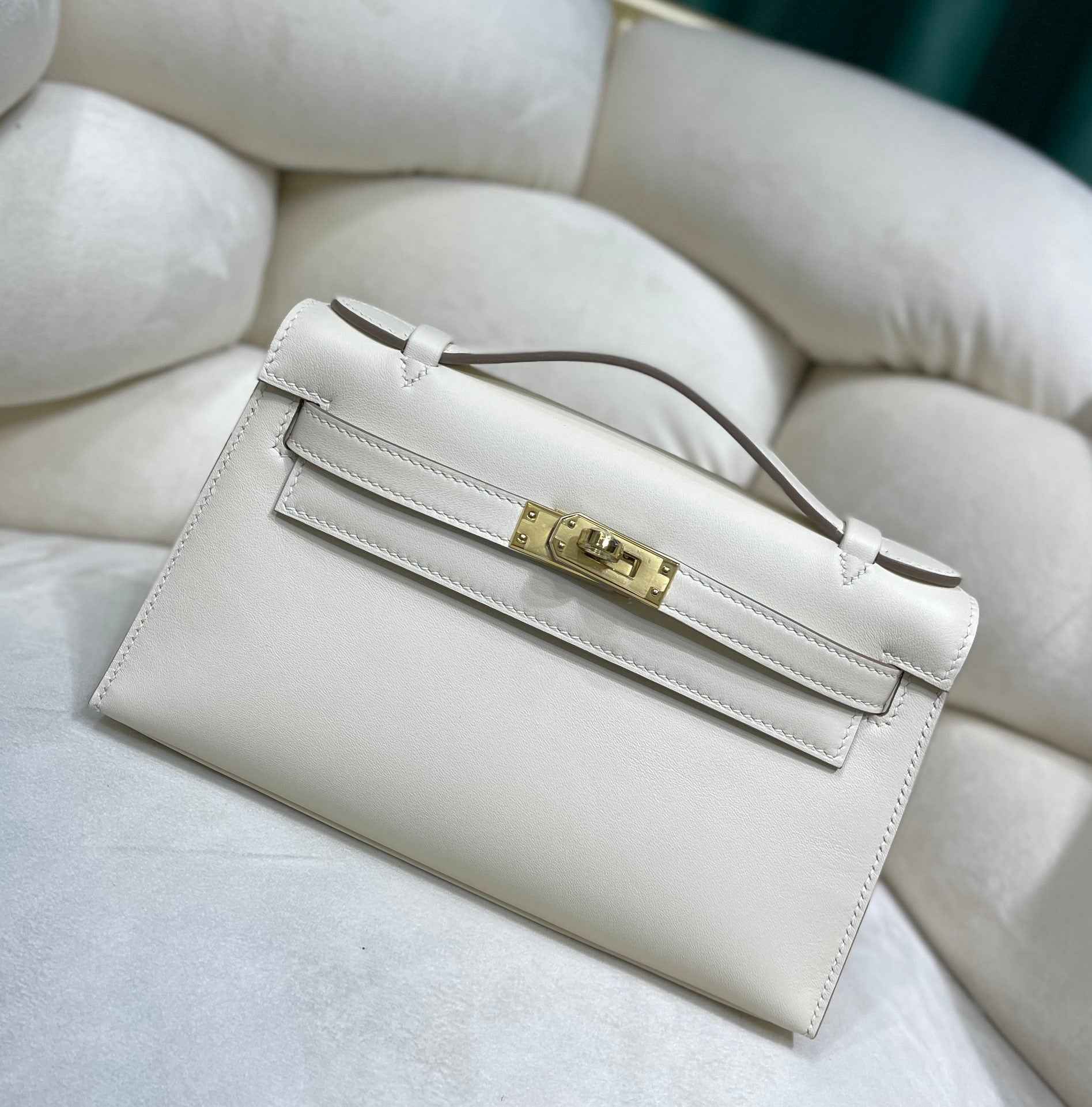 Hermes Kelly Bag 22 Beige Swift Leather Gold Hardware