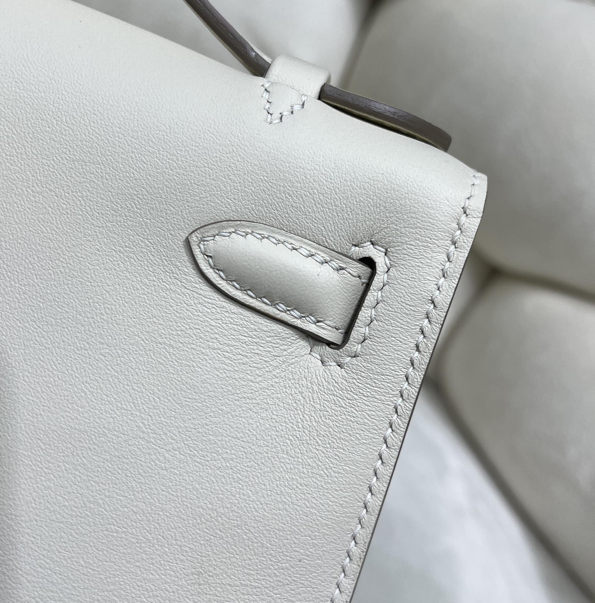 Hermes Kelly Bag 22 Beige Swift Leather Gold Hardware
