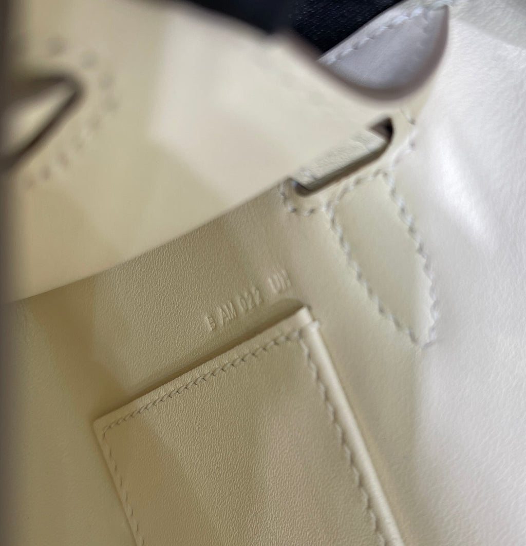 Hermes Kelly Bag 22 Beige Swift Leather Gold Hardware