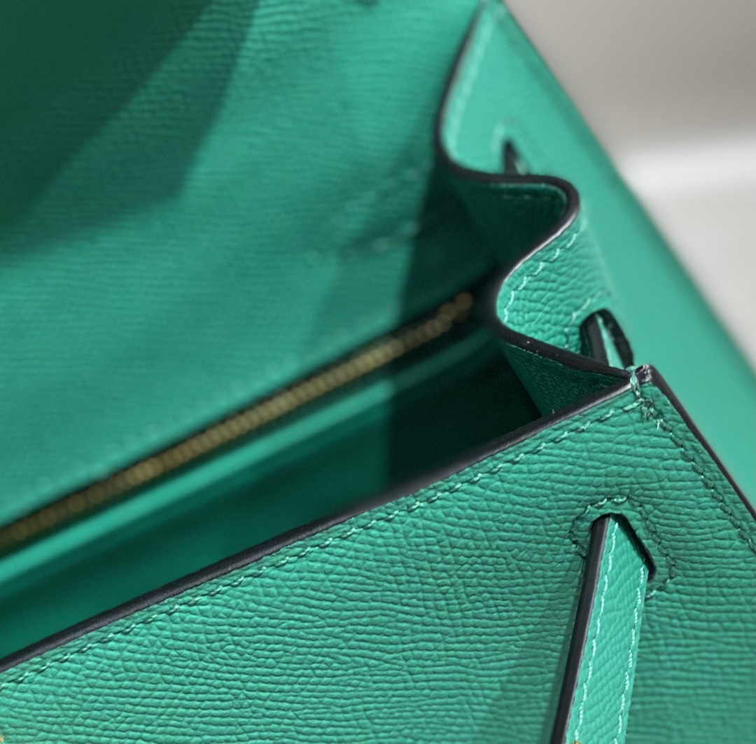 Hermes Kelly Bag 25 Green Epsom Leather Gold Hardware H7109
