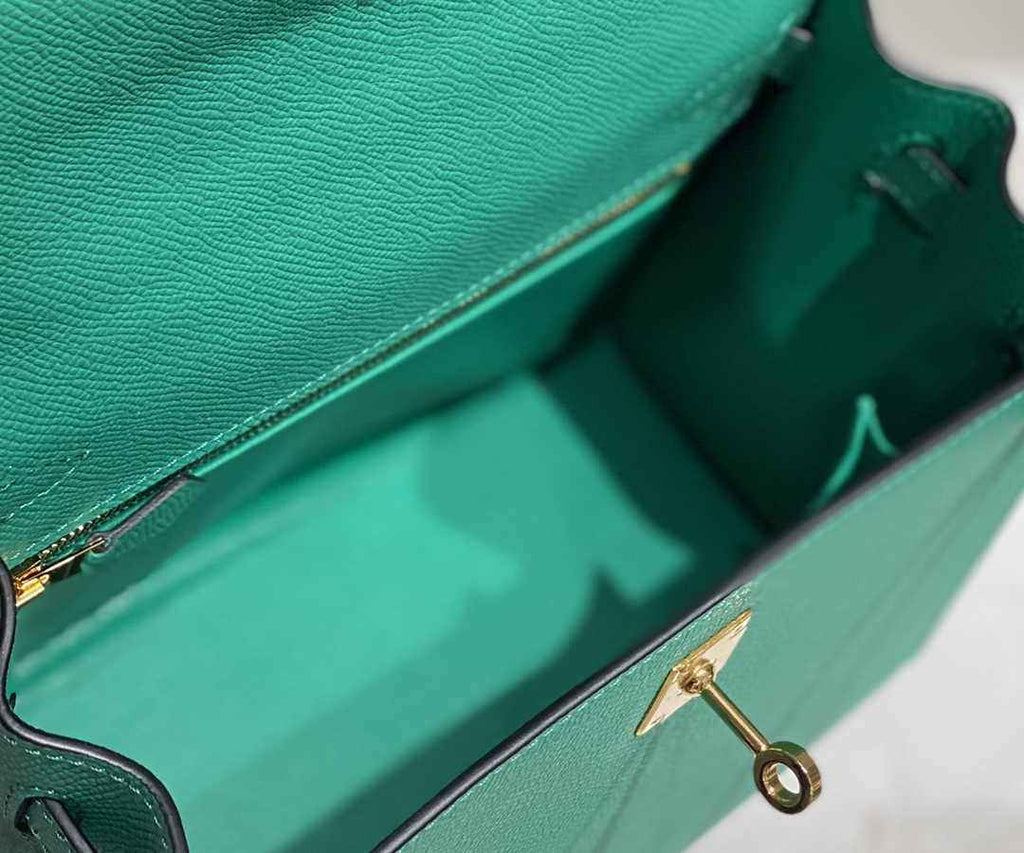 Hermes Kelly Bag 25 Green Epsom Leather Gold Hardware H7109