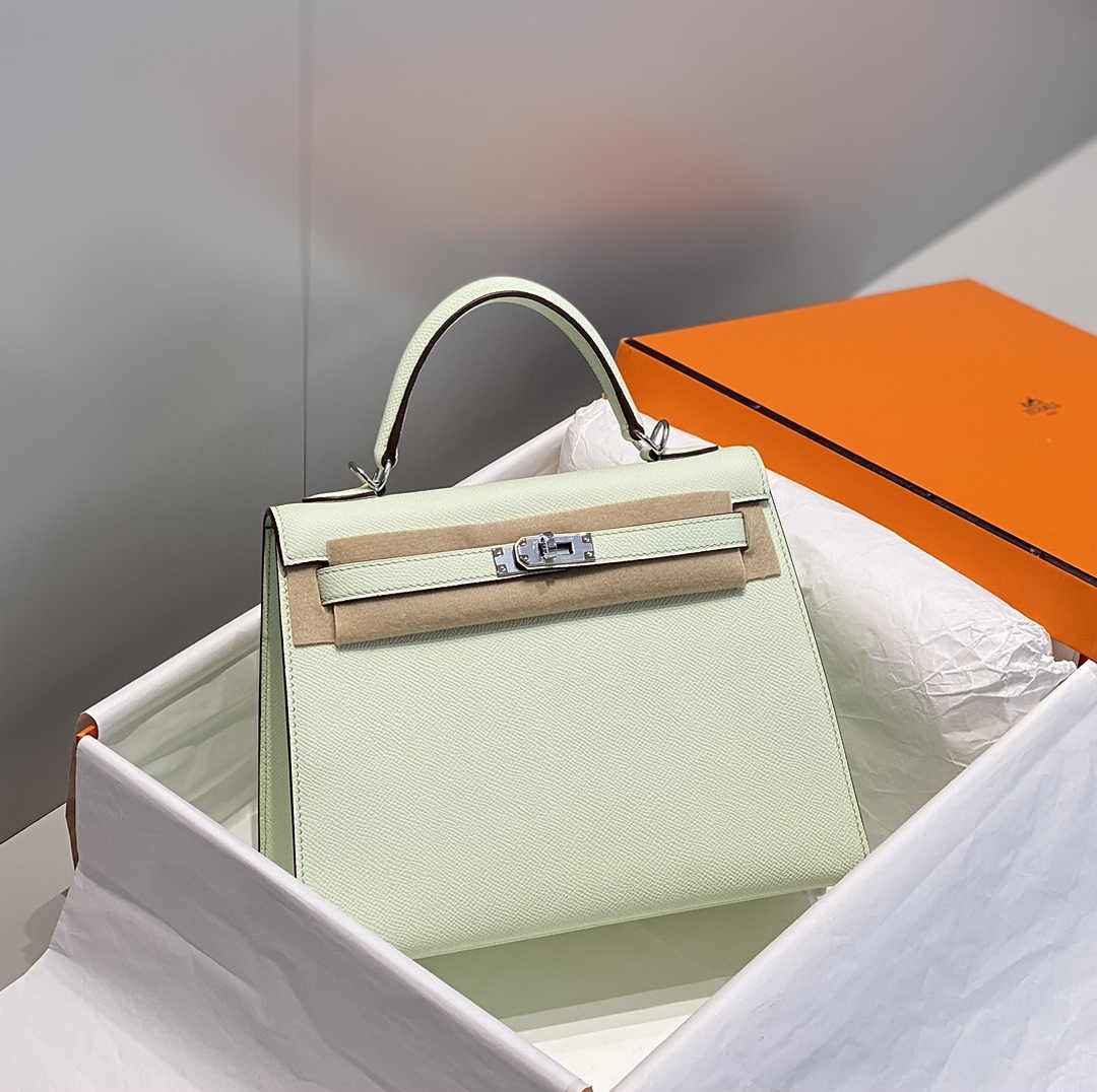 Hermes Kelly Bag 25 Light Green Epsom Leather Silver Hardware H7103