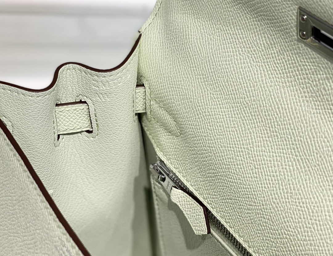 Hermes Kelly Bag 25 Light Green Epsom Leather Silver Hardware H7103