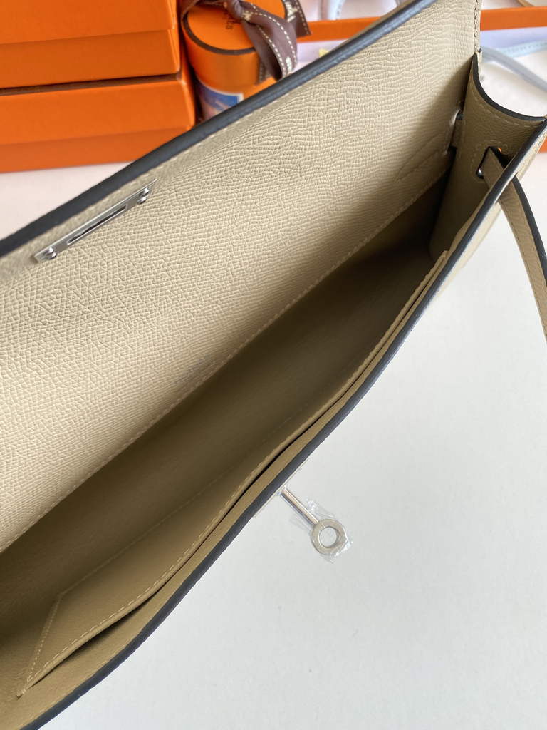 Hermès Kelly Cut Clutch 31cm Epsom Leather Light Gray Silver