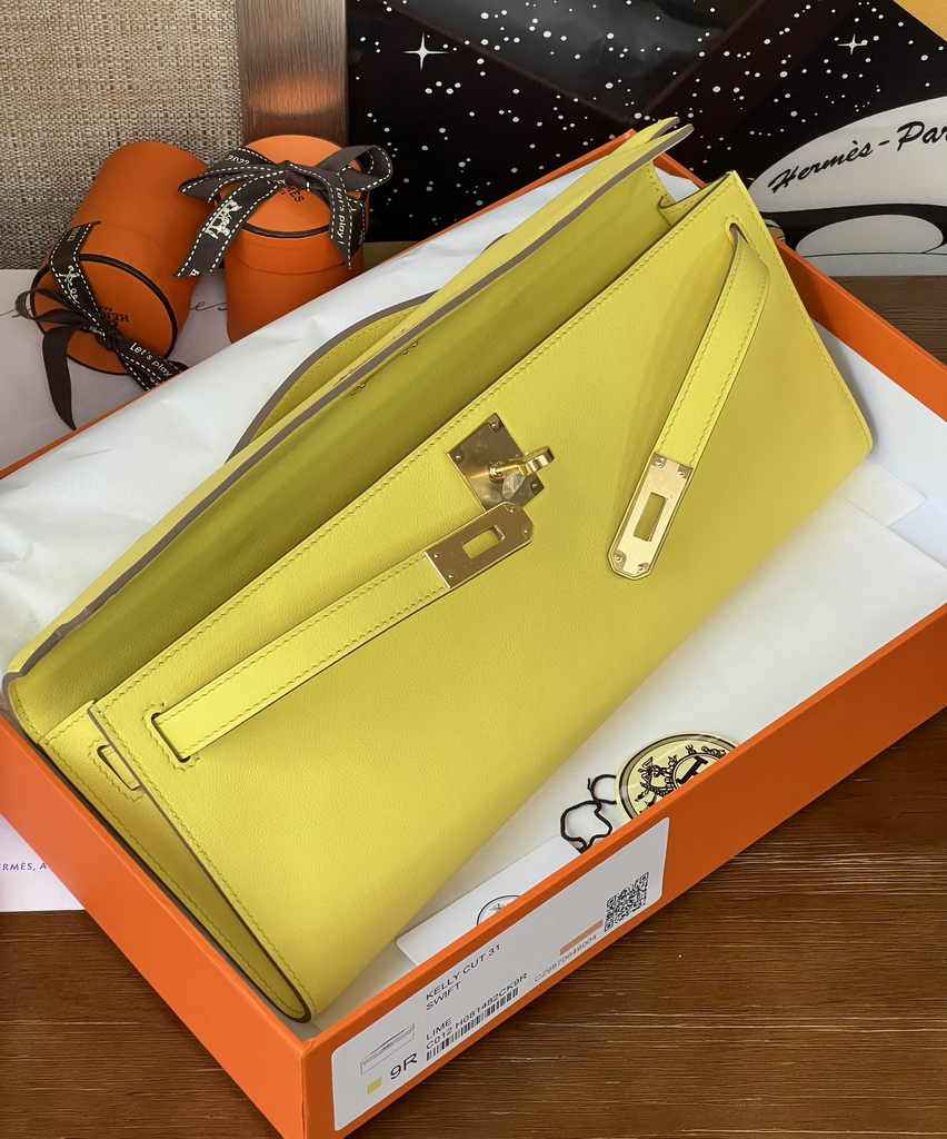 Hermès Kelly Cut Clutch 31cm Swift Leather Yellow Gold