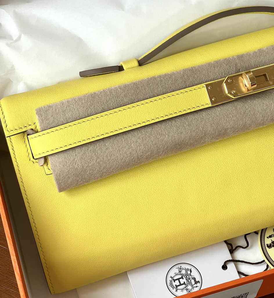 Hermès Kelly Cut Clutch 31cm Swift Leather Yellow Gold