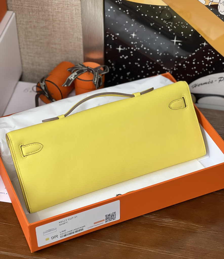 Hermès Kelly Cut Clutch 31cm Swift Leather Yellow Gold