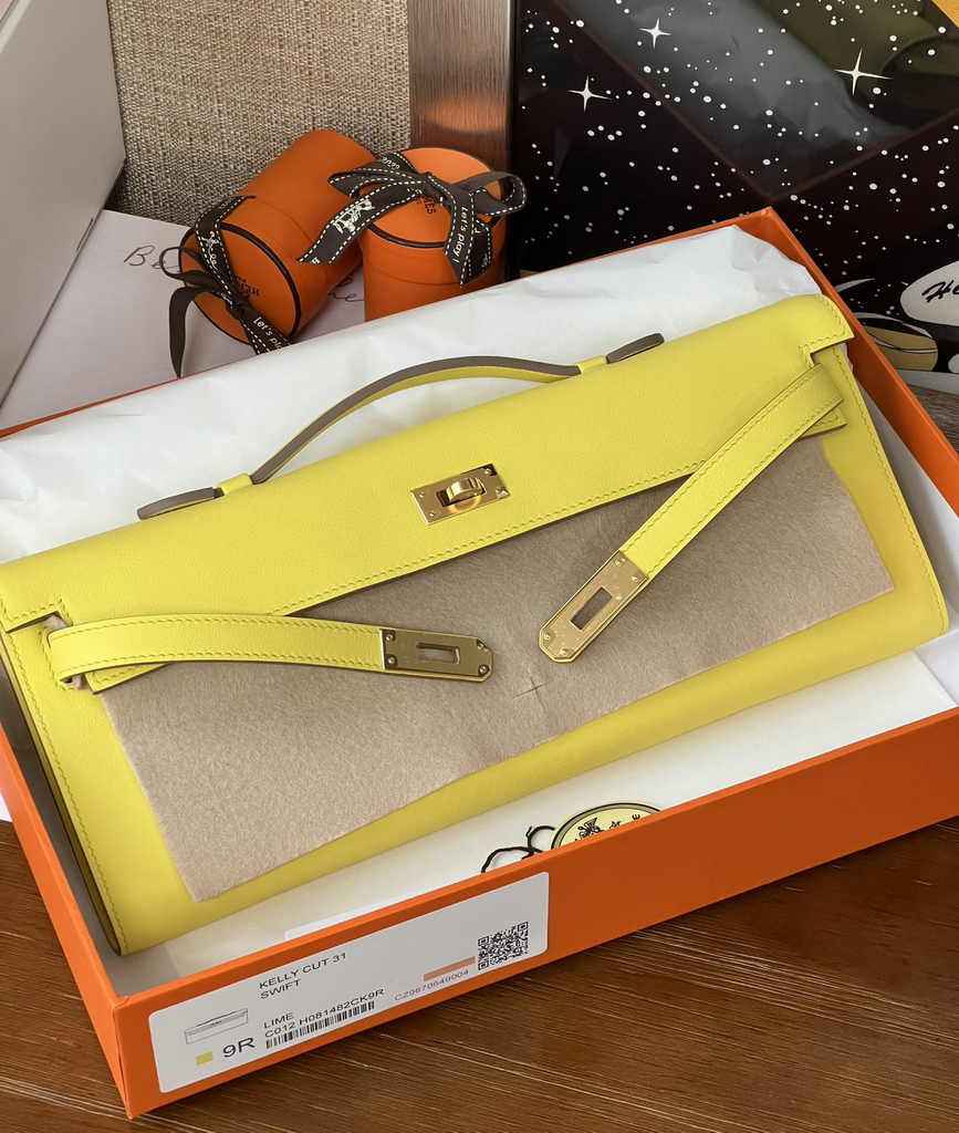 Hermès Kelly Cut Clutch 31cm Swift Leather Yellow Gold