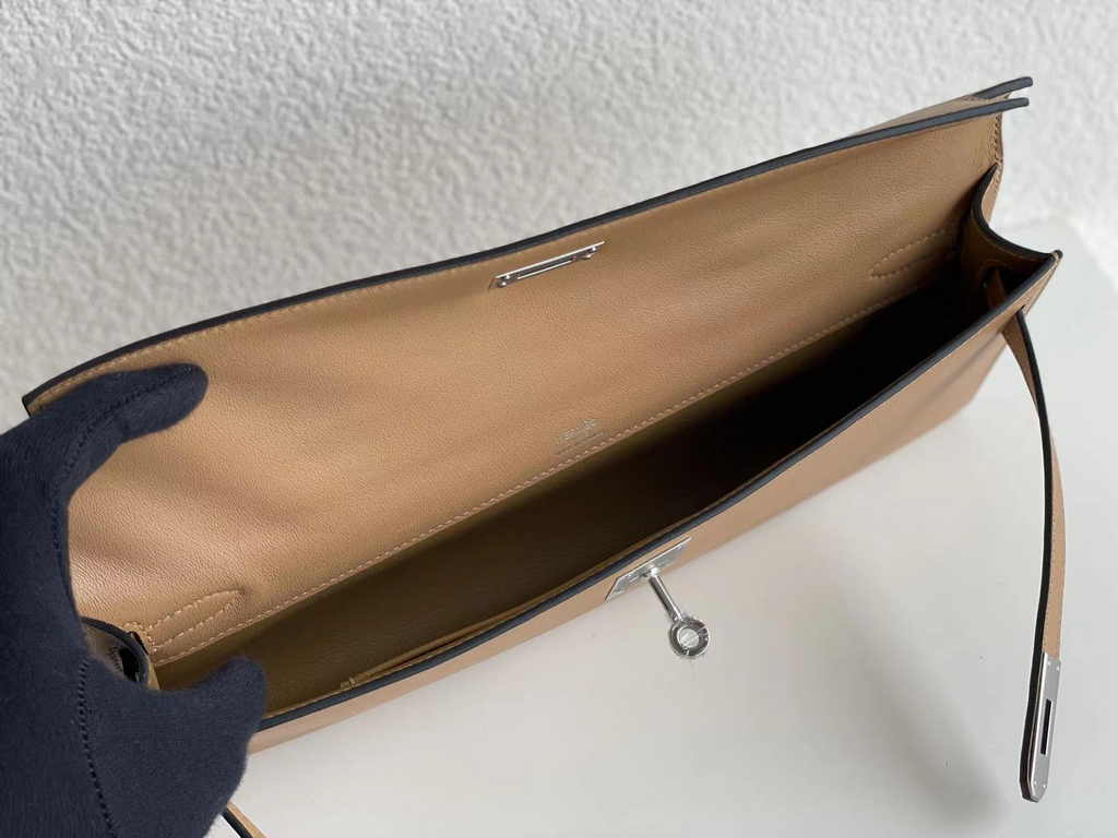 Hermès Kelly Cut Clutch 31cm Swift Leather Kakhi Silver