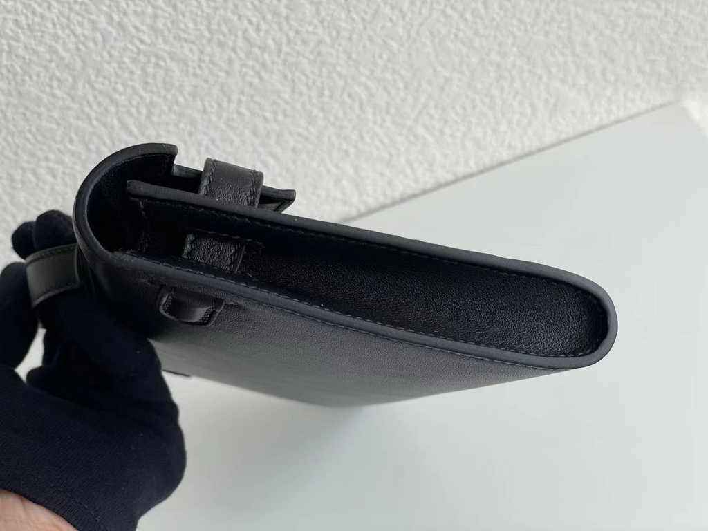 Hermès Kelly Cut Clutch 31cm Swift Leather Black Gold