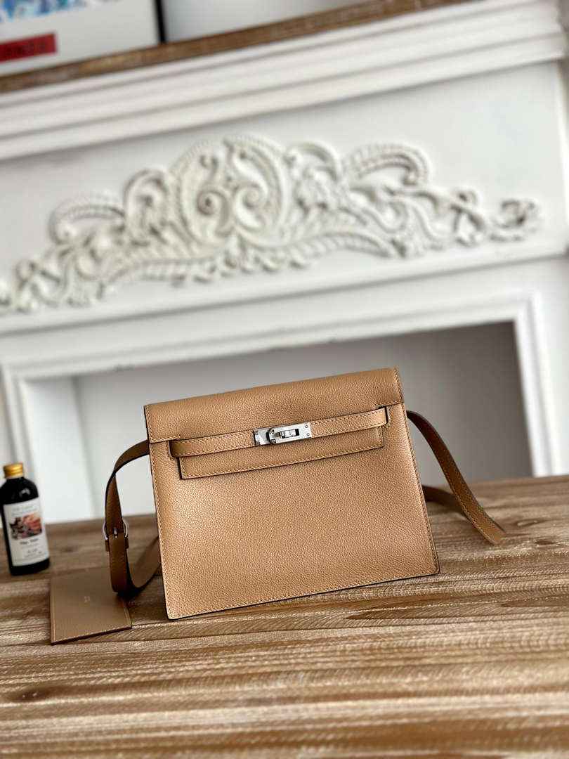 Hermes Kelly Danse Bag Leather 202532