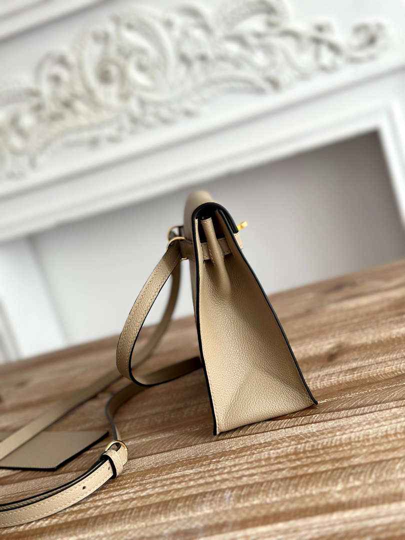 Hermes Kelly Danse Bag Leather 202533