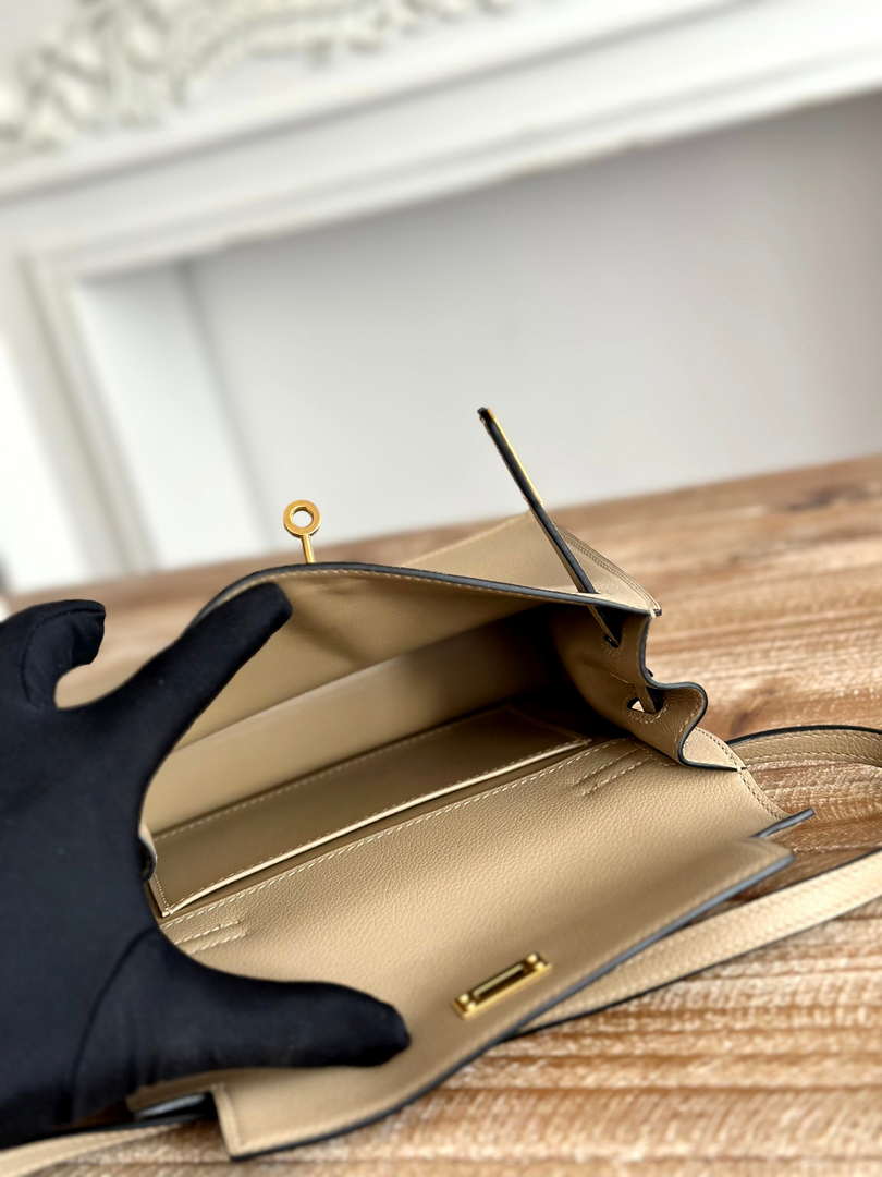 Hermes Kelly Danse Bag Leather 202533