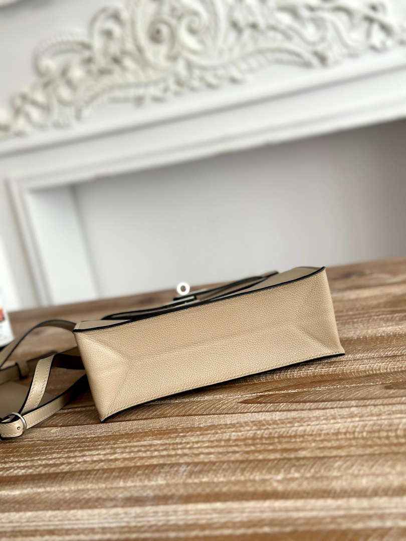 Hermes Kelly Danse Bag Leather 202534