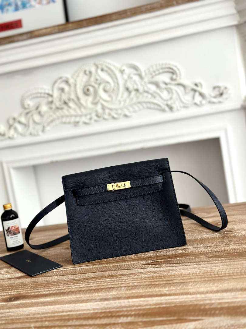 Hermes Kelly Danse Bag Leather 202541