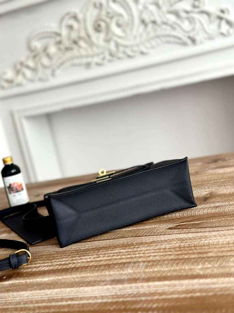 Hermes Kelly Danse Bag Leather 202541