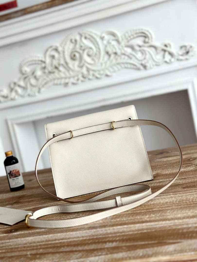 Hermes Kelly Danse Bag Leather 202542