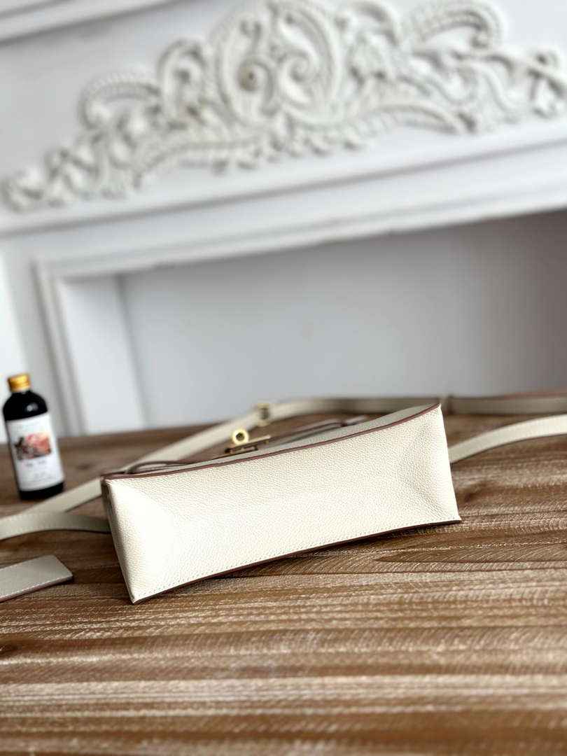 Hermes Kelly Danse Bag Leather 202542