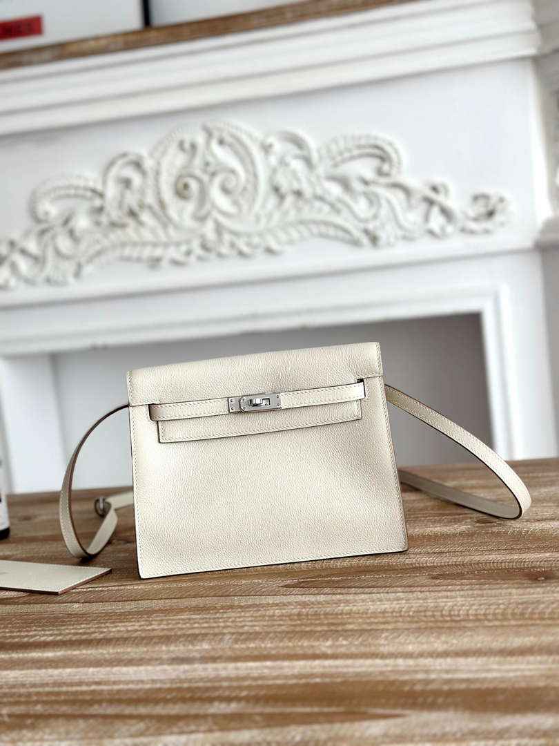 Hermes Kelly Danse Bag Leather 202543