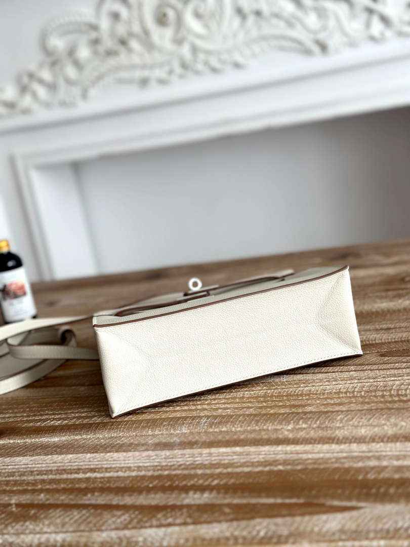 Hermes Kelly Danse Bag Leather 202543