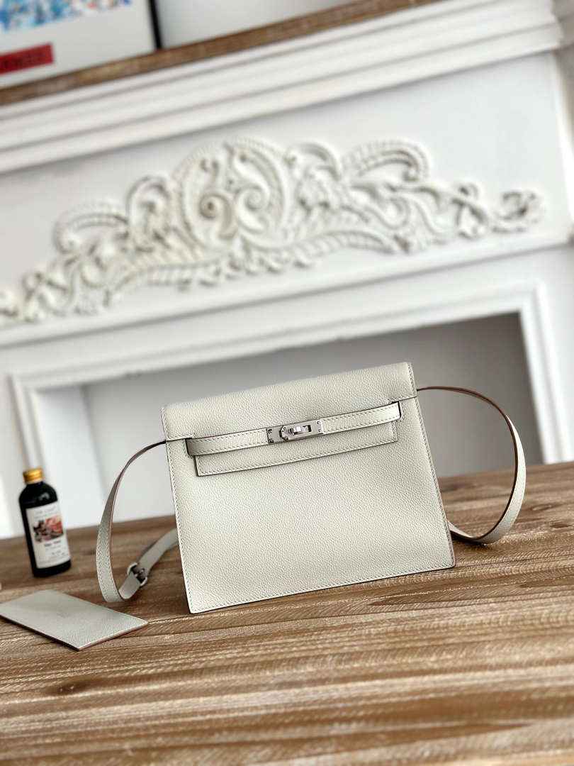 Hermes Kelly Danse Bag Leather 202554