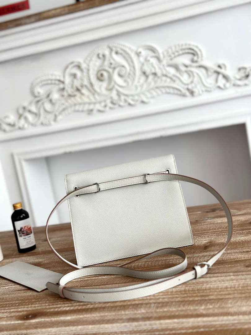 Hermes Kelly Danse Bag Leather 202554