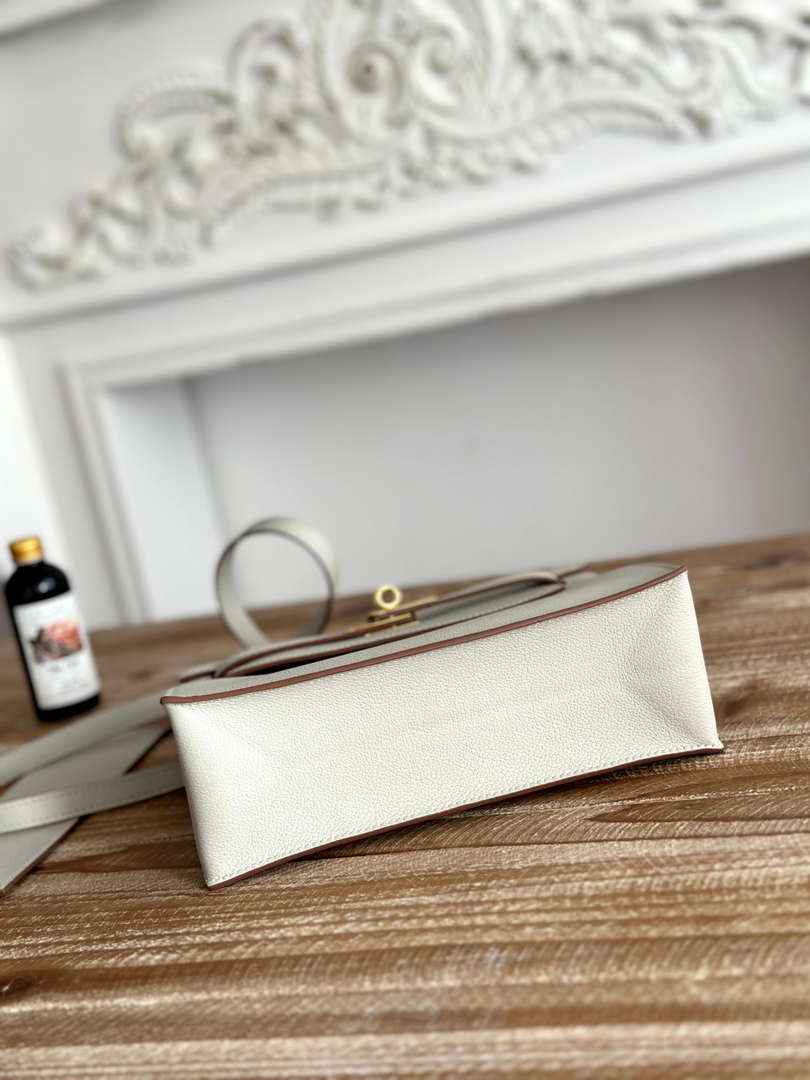Hermes Kelly Danse Bag Leather 202555