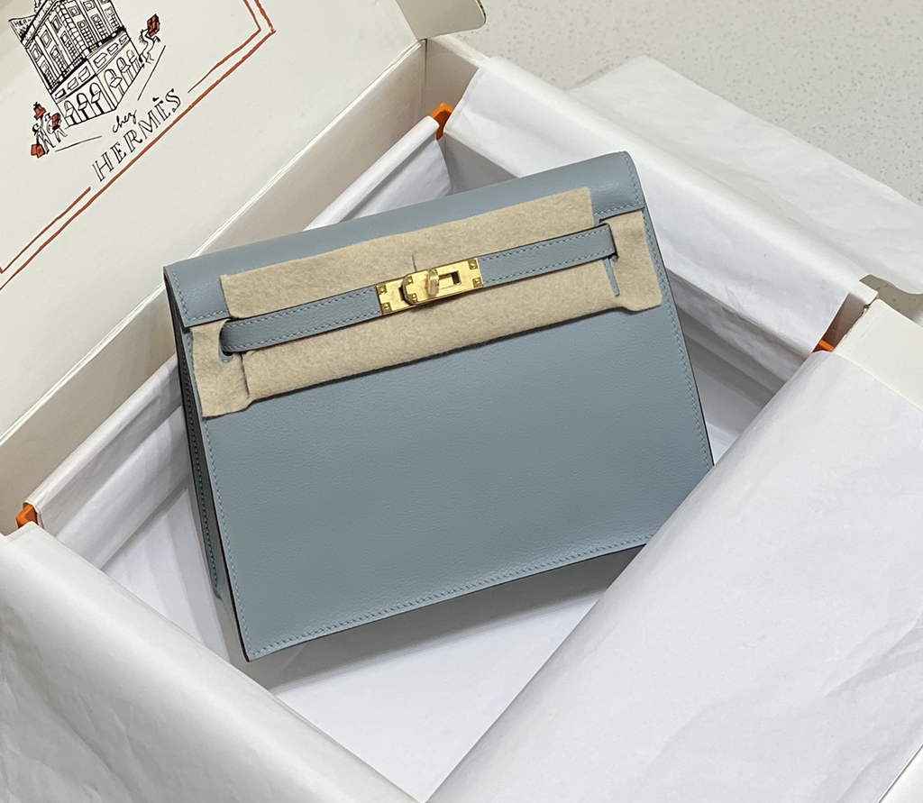 Hermès Kelly Danse II light blue Evercolor leather with gold