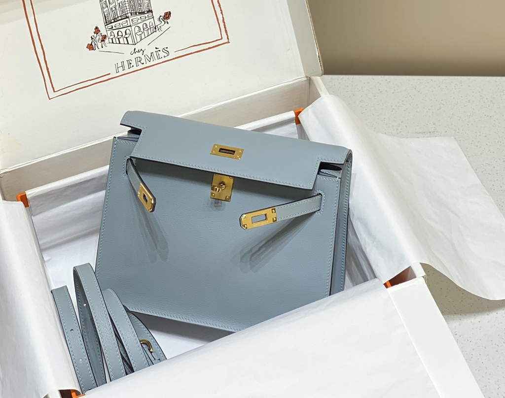 Hermès Kelly Danse II light blue Evercolor leather with gold