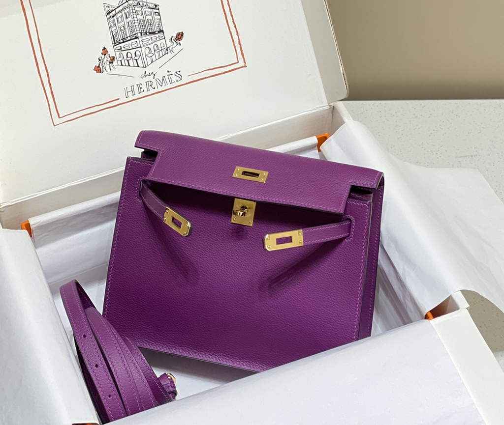Hermès Kelly Danse II Purple Evercolor leather with gold