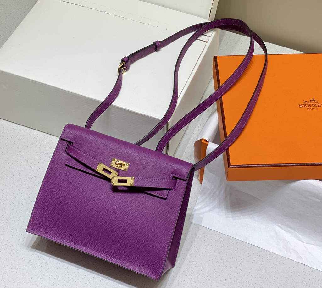 Hermès Kelly Danse II Purple Evercolor leather with gold