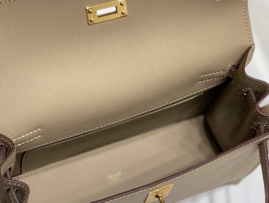 Hermès Kelly Danse II apricot gray Evercolor leather with gold