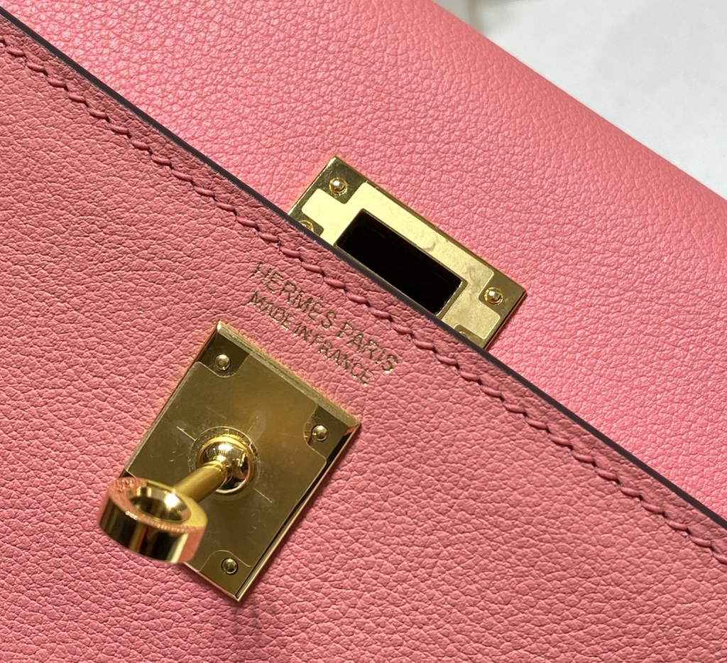 Hermès Kelly Danse II pink Evercolor leather with gold
