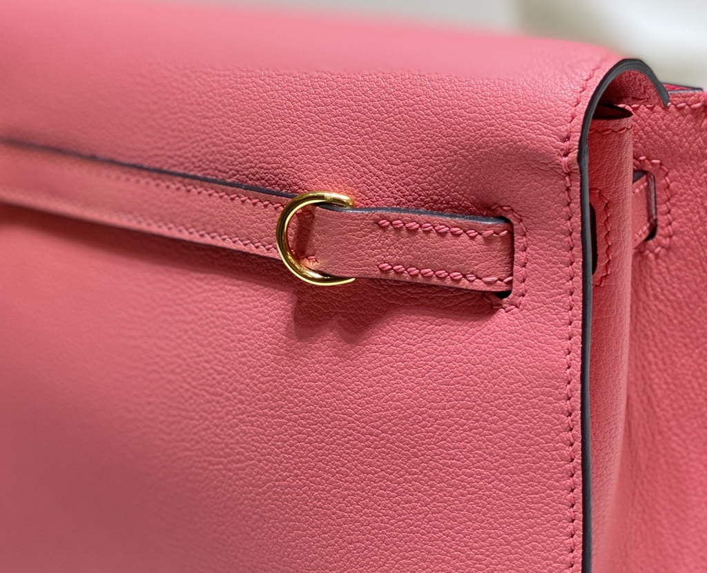 Hermès Kelly Danse II pink Evercolor leather with gold