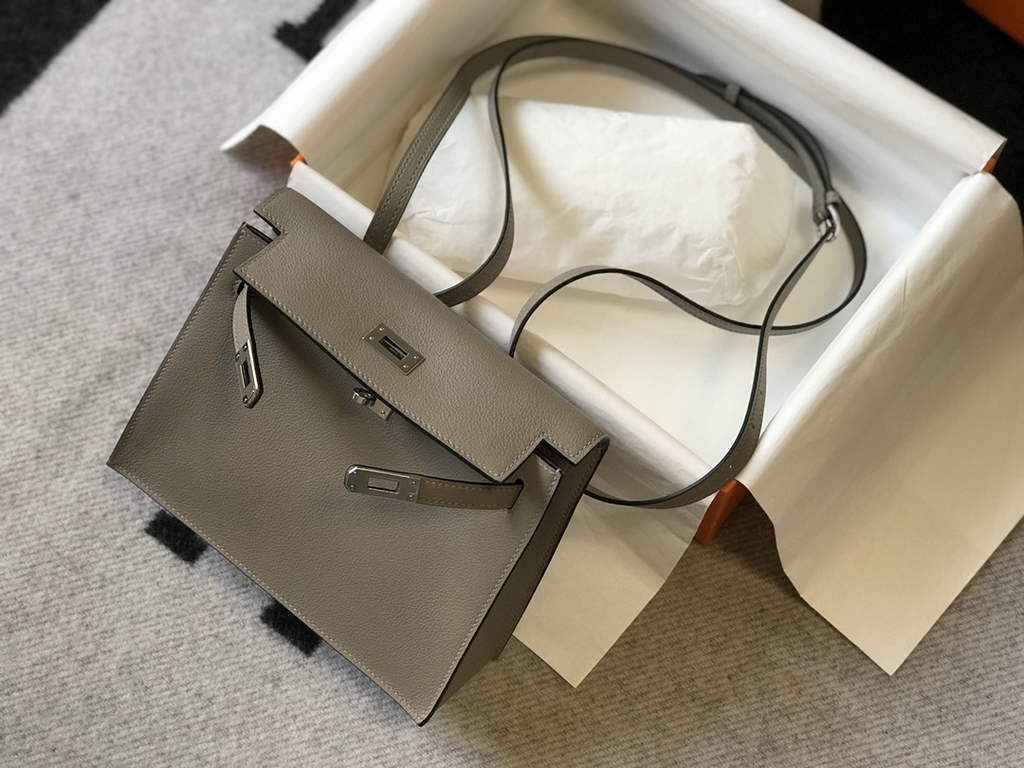 Hermès Kelly Danse II dark gray Evercolor leather with Silver