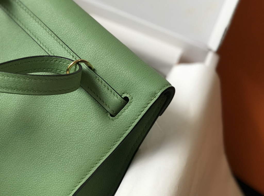 Hermès Kelly Danse II light green Evercolor leather with gold